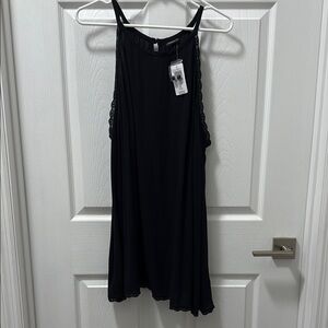 Women’s plus size high neck tank top with lace sleeve detail